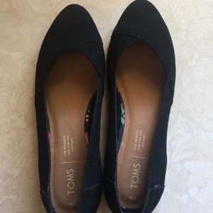 Toms 7w Jutti Flat never worn